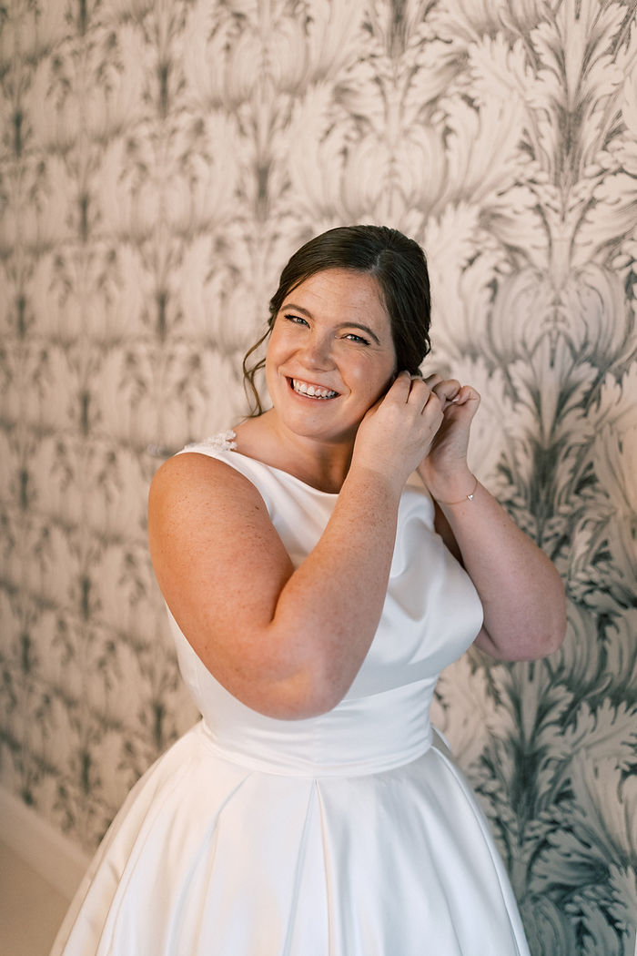 bride getting ready in hotel Monaco in downtown DC