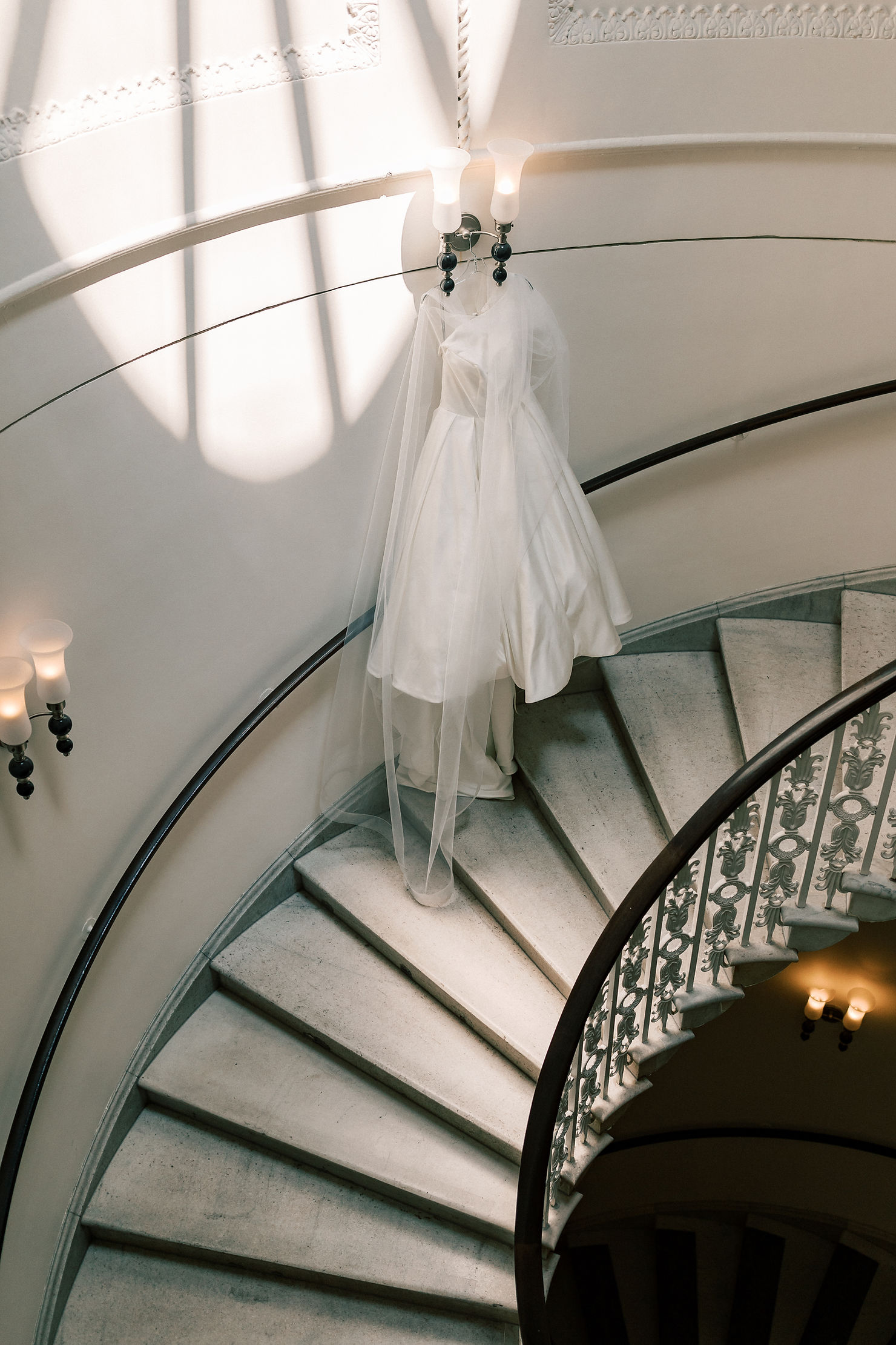 dress details inside the downtown DC hotel Monaco 